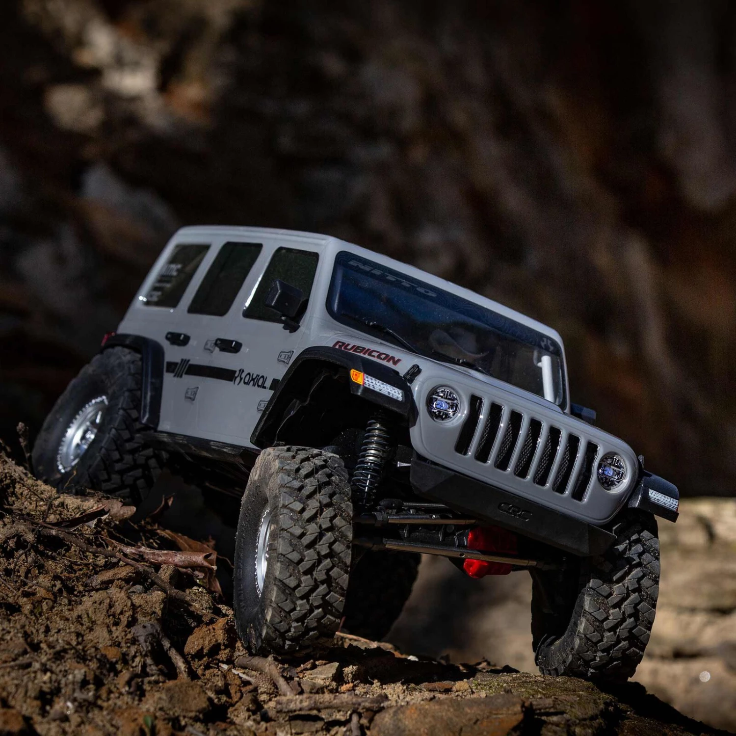 Axial 1/10 SCX10 III Jeep JLU Wrangler with Portals RTR, Gray - SCRATCH & DENT 4 Axial 1/10 SCX10 III Jeep JLU Wrangler with Portals RTR, Gray - SCRATCH & DENT - Image 4